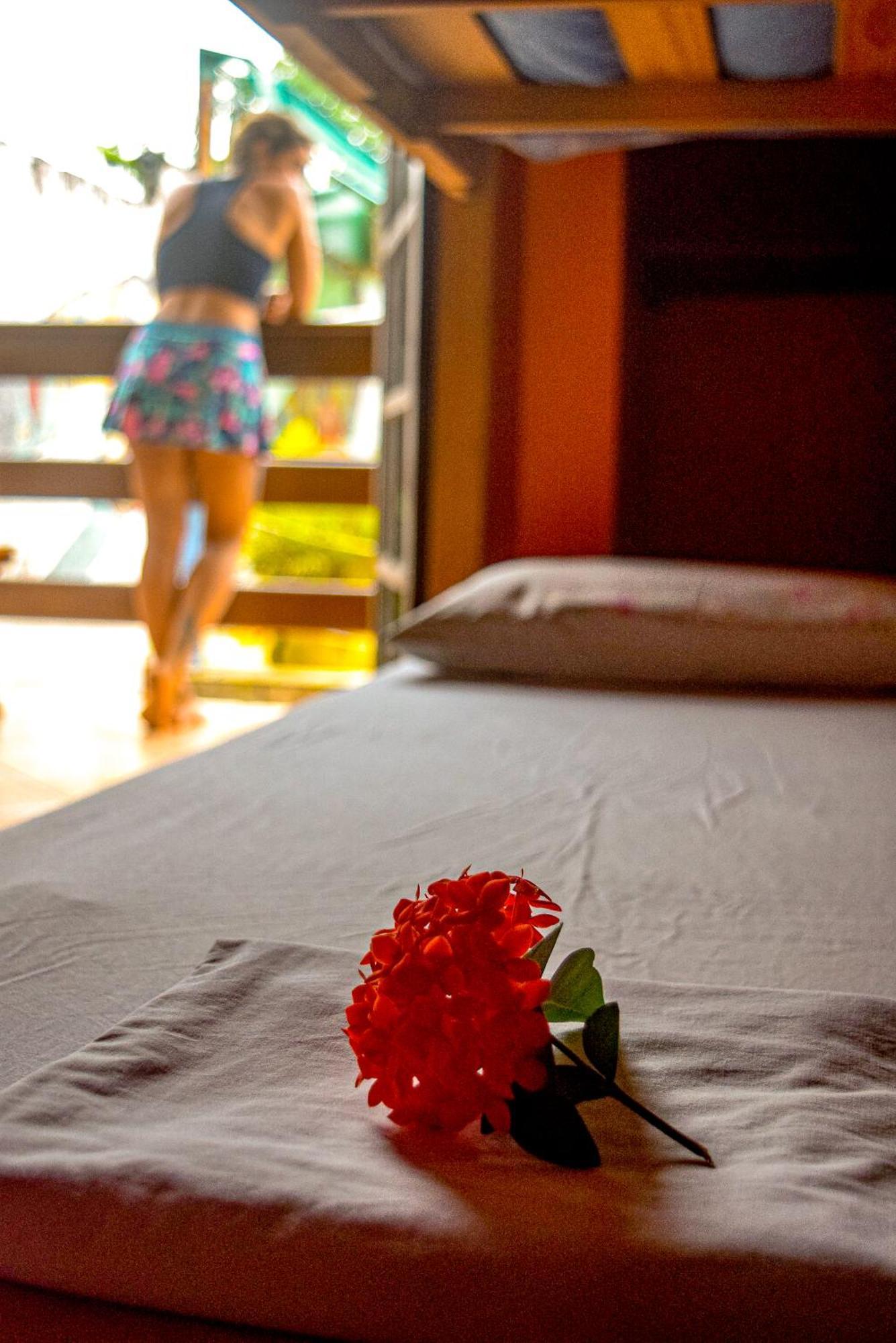 Leo'S Clan Beach Hostel Парати Экстерьер фото